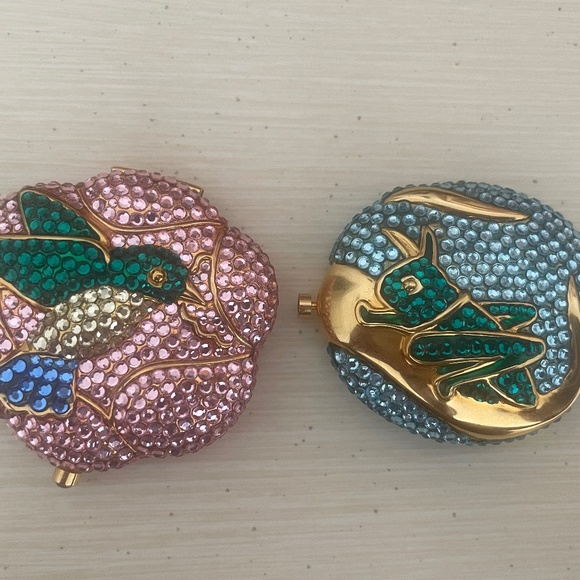 Estee Lauder Accessories - Estee Lauder compacts lot